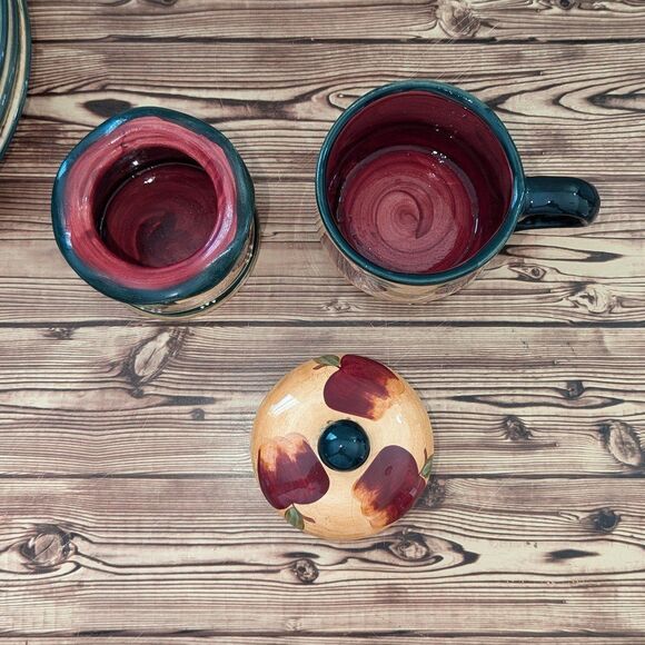 Vintage Casa Varo Hand Painted Country Apple Ceramic Sugar and Cream Set Dishes - Picture 3 of 4